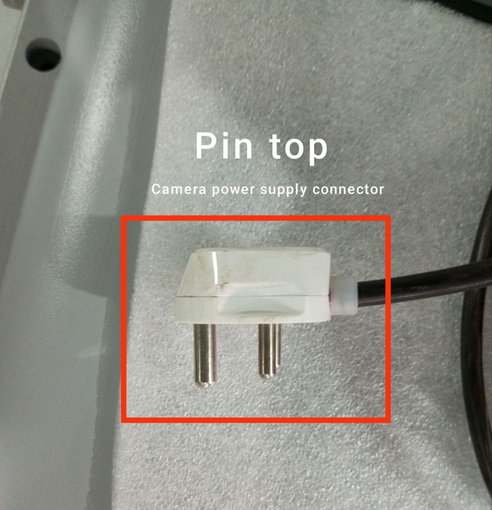 Pin top for power supply to camera